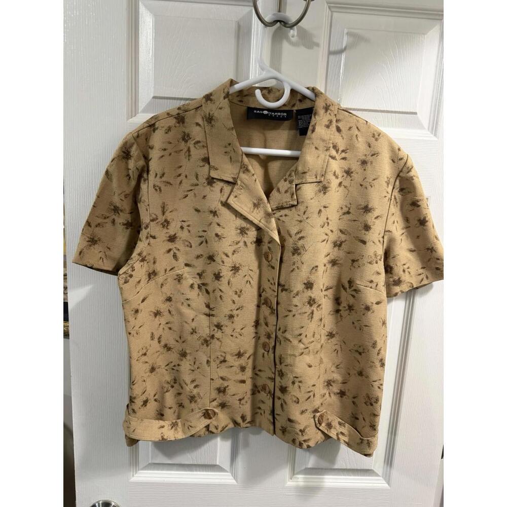 Sag Harbor Beige Dress Shirt Top Women's Shor Sleeve Size 8 Polyester Blend